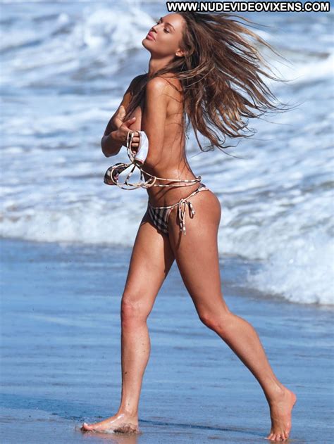 Charlie Riina Posing Hot Celebrity Bikini Topless Babe Beautiful