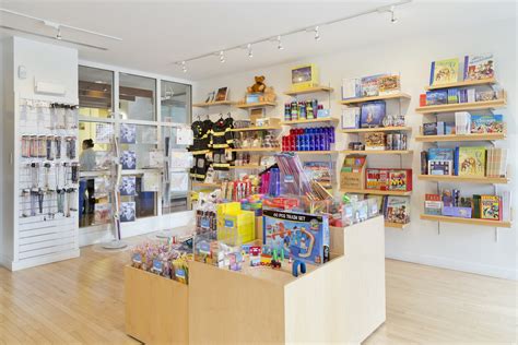 5 Chicago Museum Stores For Cool Ts Choose Chicago