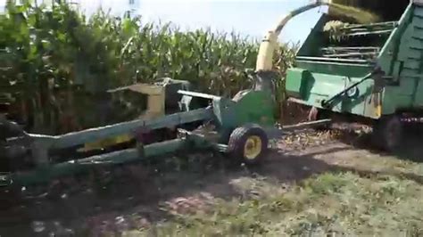 Chopping Corn Silage For Feed Jd 3950 Pull Type Chopper Youtube