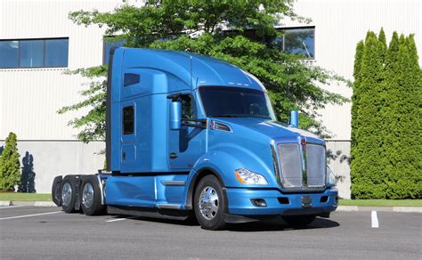 Kenworth Donates T680 Sleeper As 2021 Transition Trucking Driving For