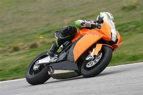 Ktm designers pulled out all the stops in the art of engine building when it came to the 1190 rc8 r. KTM RC8 (2008-2010) Review | MCN