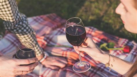 Бокал вина может убить судмедэксперт о том от чего умирают жители