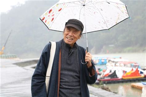 Contribute to hechenqingyuan/gitwms development by creating an account on github. 詩，散文，電影，畫畫，耐人尋味的頑童詩人：管管專訪 - 作家面對面 - 作家生活誌