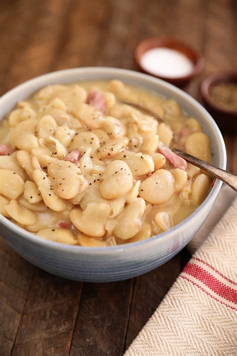 · i searched your website for the simple lima bean recipe that my mom used to make and the one that is served by many restaurants here in the south as a side dish. Southern Lima Beans (Butter Beans) | Recipe | Butter beans ...