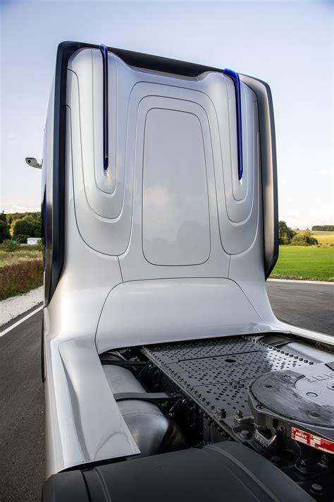 Daimler Trucks Presents Technology Strategy For Electrification World