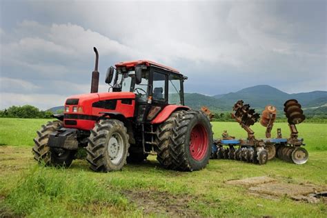 The Various Benefits Of Using Farm Tractors For Agriculture