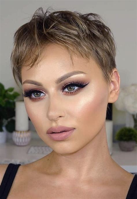 Latest Short Hairstyles For Women Look Sexy In 2019