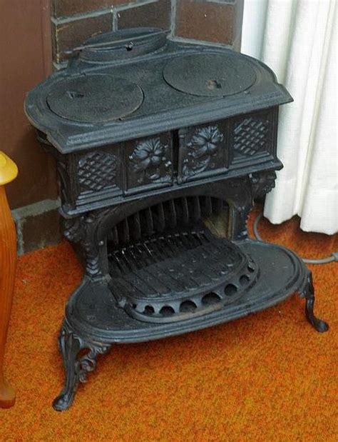 Stoves Vtg Queen Cast Iron Stove Home And Hearth Antiques