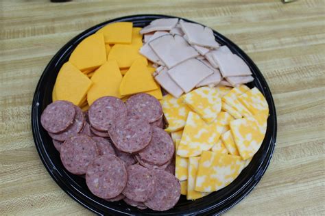 MEAT AND CHEESE TRAY, SMALL - Deer Creek Market