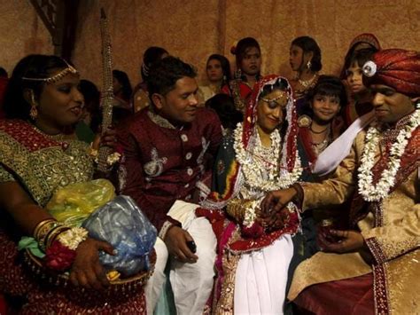 Pakistani Hindus And Indian Muslims Tie Eternal Knots In Mass Weddings
