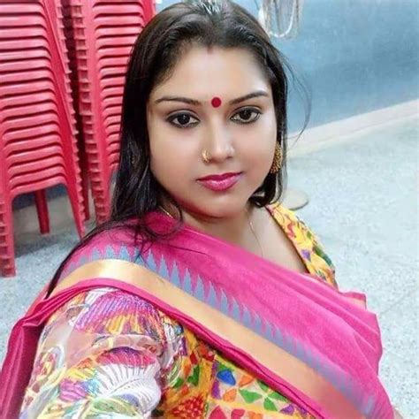 Pin By Jhon Walter On Indian Aunties Beauty Face Beauty Desi Beauty