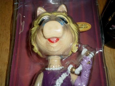 Jim Henson Muppet Miss Piggy Hand Painted Ceramic Bobblehead