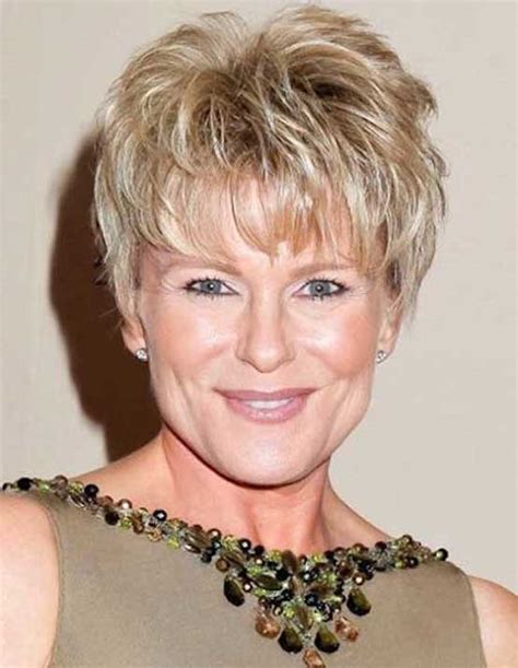 21 Short Hairstyles For Older Women To Try This Year Feed Inspiration