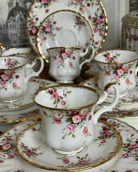 Pin By Samantha Iltis On Services De Table Tea Sets Vintage Tea Cups
