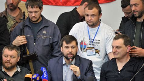 ukraine separatists to go ahead with referendum despite putin call for delay world news the