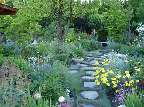 An Ever Changing Therapy Garden Gallery Garden Design