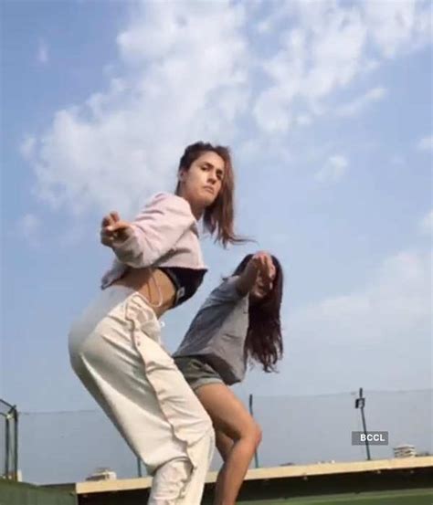 Disha Patanis Dance Video On Selena Gomezs Song Goes Viral Pics Disha Patanis Dance Video