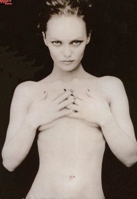 Es war nie so heiß Vanessa Paradis zeigt alles Nacktefoto