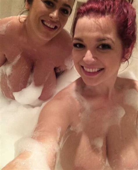 bath tub full of sexy milfs tfangin