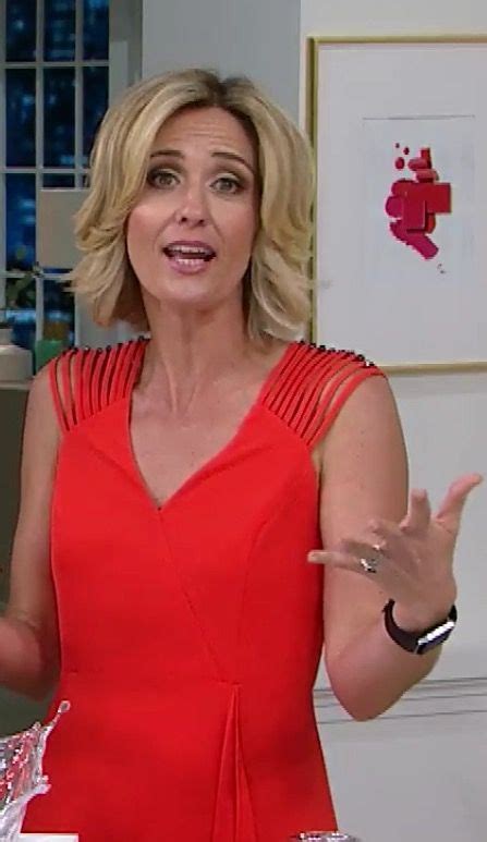 Kerstin Lindquist Qvc Host Qvc Hosts L Love U Stylish Haircuts Strong Legs Hair Stylist Red