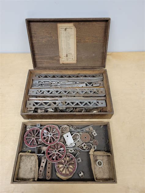 Antique Erector Set In Original Wooden Case