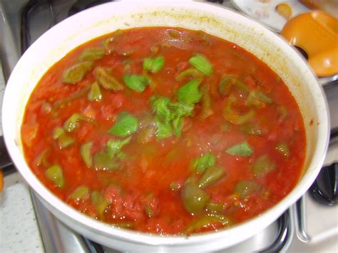 Le proprietà nutrizionali dei peperoni. Peperoni, uova e pomodori sono tris vincente, da provare ...