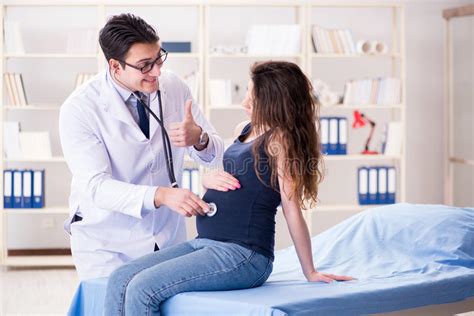 The Doctor Examining Pregnant Woman Patient Stock Image Image Of Medicine Healthy 93656275