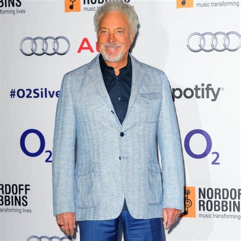 Doch tom sollte vorsichtig sein, schließlich ist er von seiner. Tom Jones - Steckbrief, News, Bilder | GALA.de
