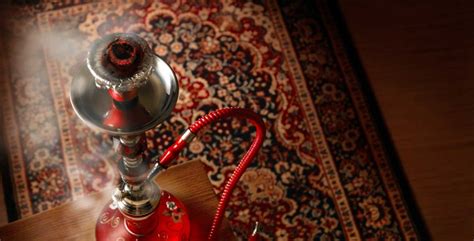 مدينة كابول هی العاصمة الإقليمية وفی نفس الوقت عاصمة أفغانستان أيضاً وترتفع 1800 متراً (5900 قدم) عن مستوی البحر وهی بذالك من إحدی. ممنوع تدخين الشيشة في كابول
