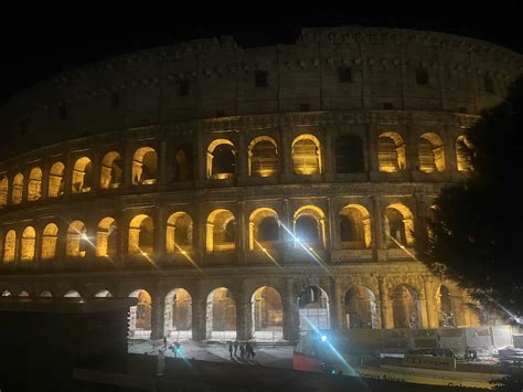 The Colosseum At Night Best Colosseum Night Tours A Backpackers World