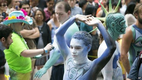 Naked Body Art Enlivens New York Bbc News