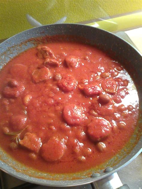 I fagioli all'uccelletto sono un ottimo accompagnamento alla trippa in umido e alle salsicce. Tante Buone Ricette: Salsiccia e fagioli
