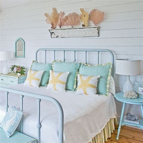 Browse these rooms to find ideas for your own coastal home. 49 Beautiful Beach And Sea Themed Bedroom Designs - DigsDigs