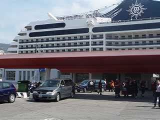 Parkzufahrtsystem fahren sie direkt zum terminal. Genua Hafen: Genua Kreuzfahrthafen Terminal