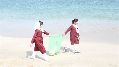 In Pictures Beach Cleaning Campaign At South Al Sharqiyah Times Of Oman