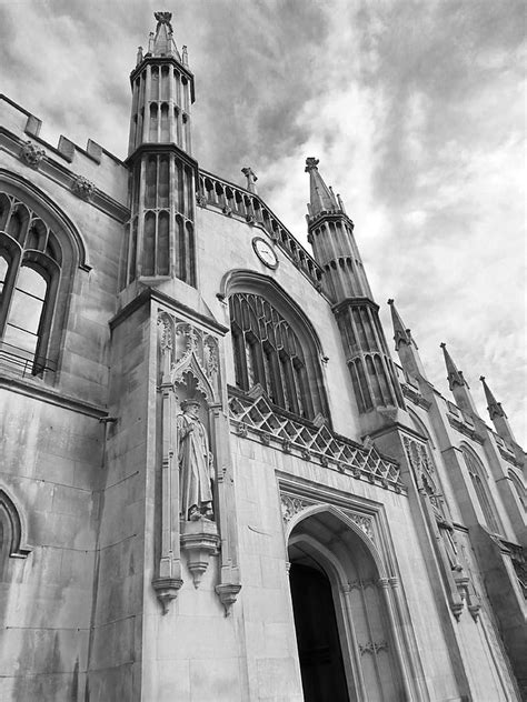 92 yorum, makale ve 109 resme bakın. Corpus Christi College Cambridge Entrance Photograph by ...