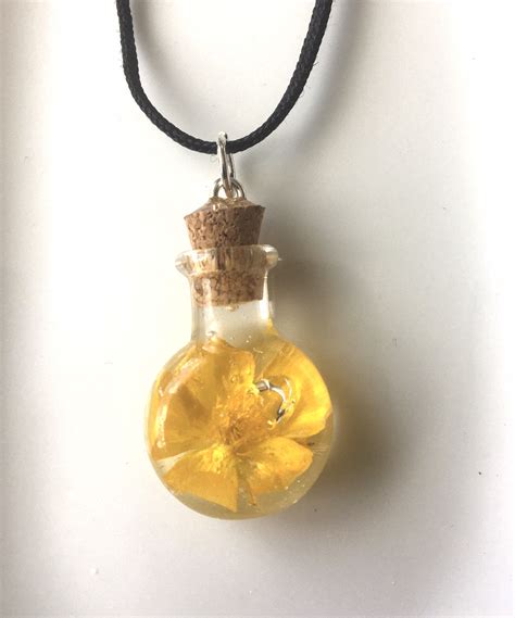 Mini Glass Bottles Cork Stopper Round Forms Flower Pendant Necklace