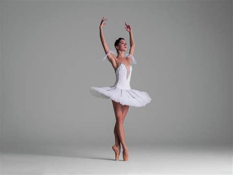 Ballerina On Point In Releve Fifth By Nisian Hughes