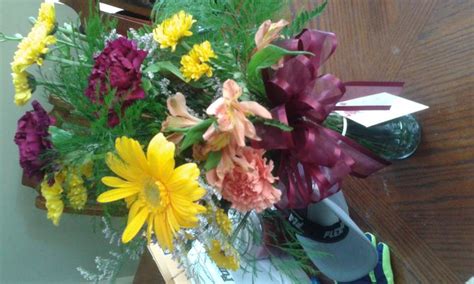 With over 25 years of experience in cultivating flowers, we keep our standards and quality high. 3 Easy Ways to Keep Flowers Fresh (with Pictures) - wikiHow