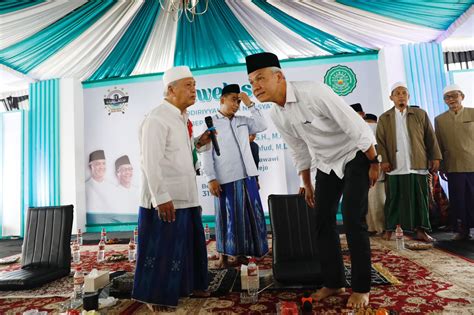 Ganjar Pranowo Sosok Merakyat Dan Dekat Dengan Ulama Limapagi