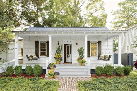 Front Porch Decorating Ideas For An Inviting Entry Southern Living