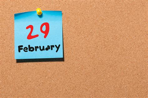 29 Februari Kalender Untuk Februar 29 Pada Latar Belakang Papan