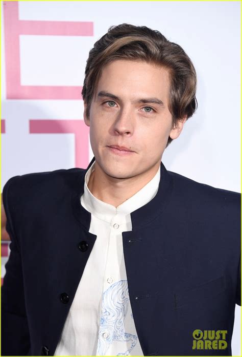 Cole Sprouse Gets Girlfriend Lili Reinharts Support At Five Feet