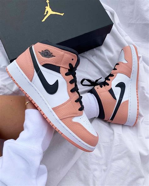 Air Jordan 1 Mid Pink Quartz Blakc White Pink 555112 603 Nike Shoes
