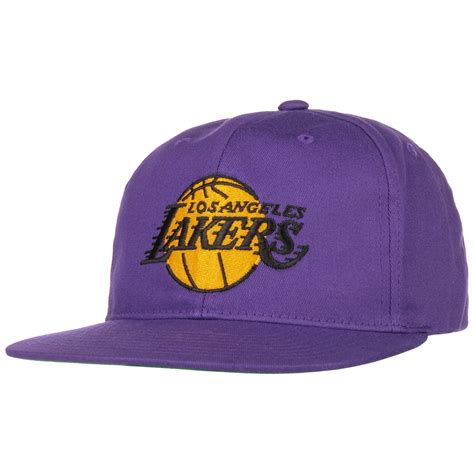 In addition to lakers fitted hats, adjustable hats and snapbacks, lids is stocked with lakers beanies, locker room hats and more that are new for this. Deadstock Lakers Cap by Mitchell & Ness - 37,95