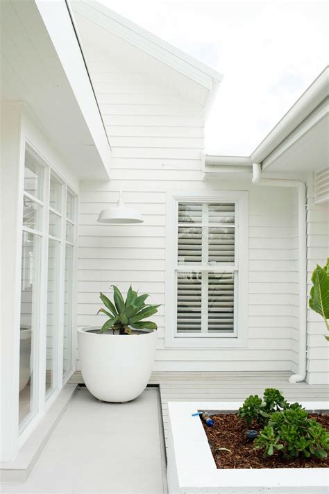 White Weatherboard House Weatherboard Exterior Exterior Cladding