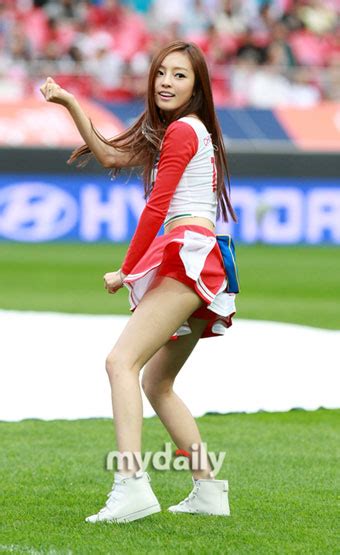 图文：韩国队世界杯出征仪式 具荷拉性感舞姿影音娱乐新浪网