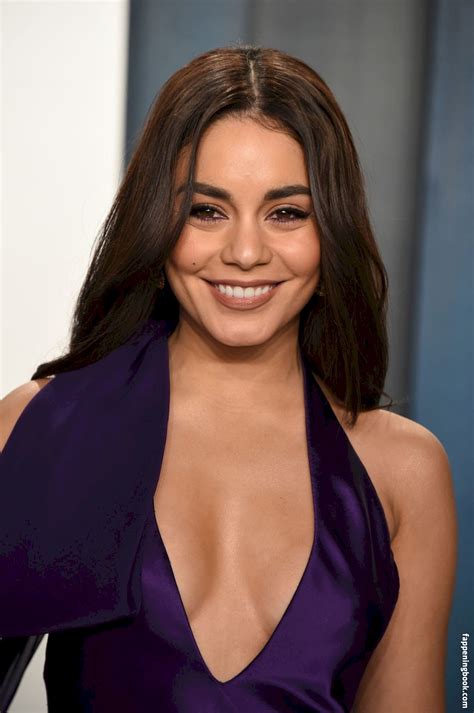 Vanessa Hudgens Nude Sexy The Fappening Uncensored
