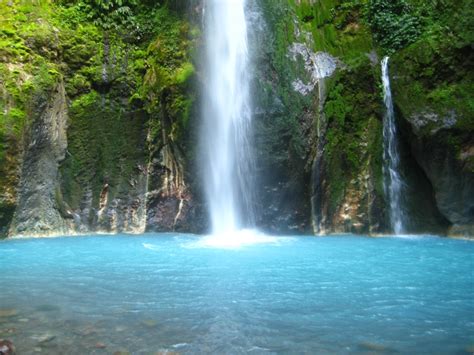Wisata air terjun di bogor menjadi nilai sendiri buat anda wisatawan terutama pecinta alam. Air Terjun 2 Warna (The two-colours Waterfall) Sibolangit ...