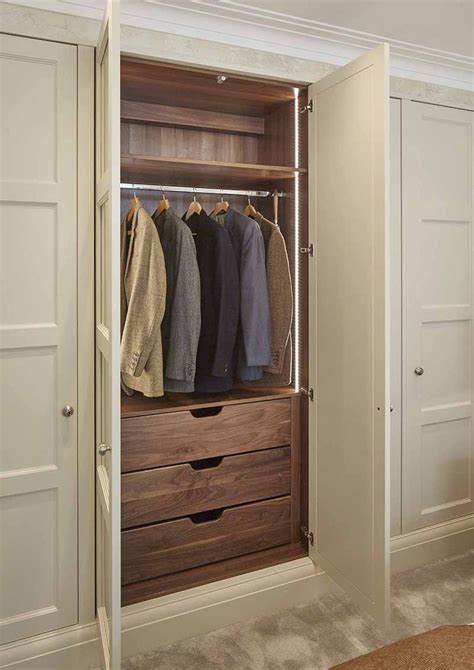 Bespoke Luxury Fitted Wardrobes And Walk In Closets Bedroom Closet
